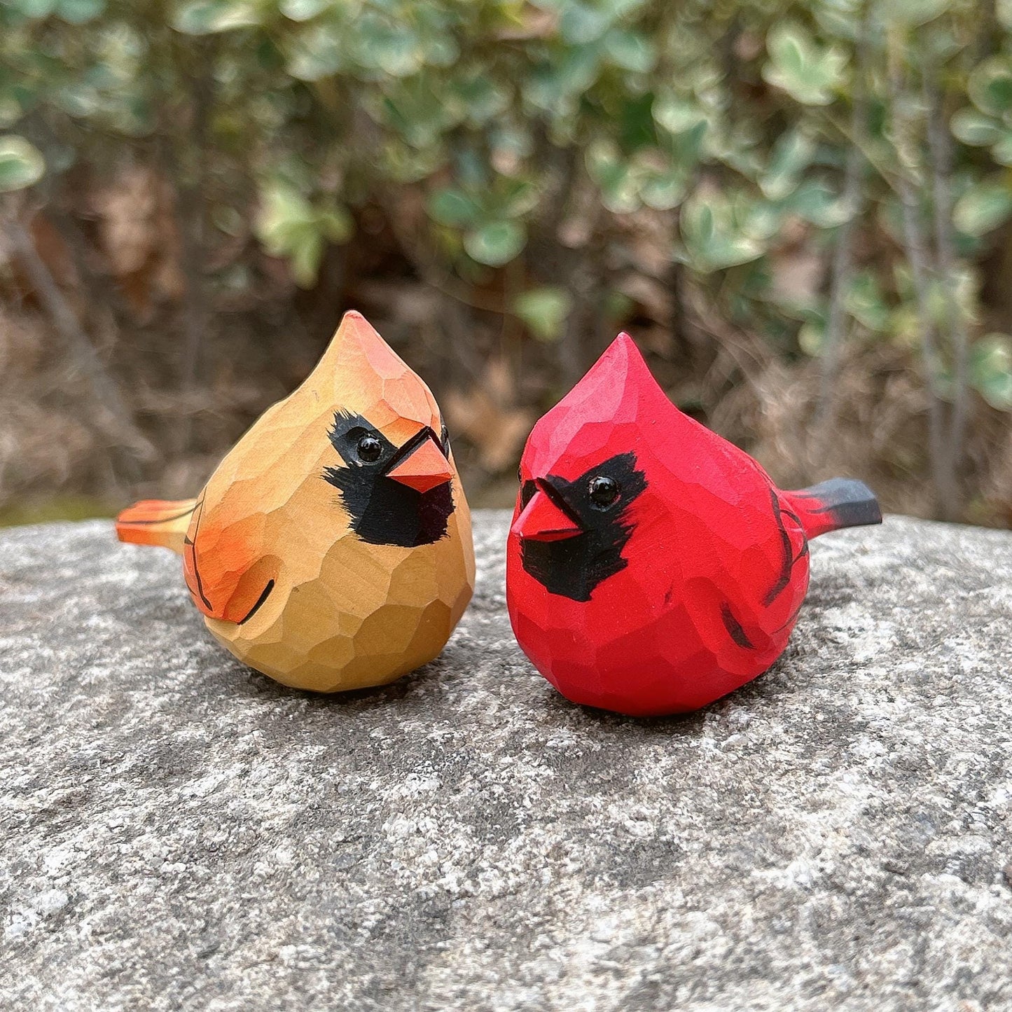 Hand-Carved Painted Wooden Birds Figurine,Personalized Rustic Wood Bird Ornament,Nature-Inspired Decor,Gift for Bird Lovers