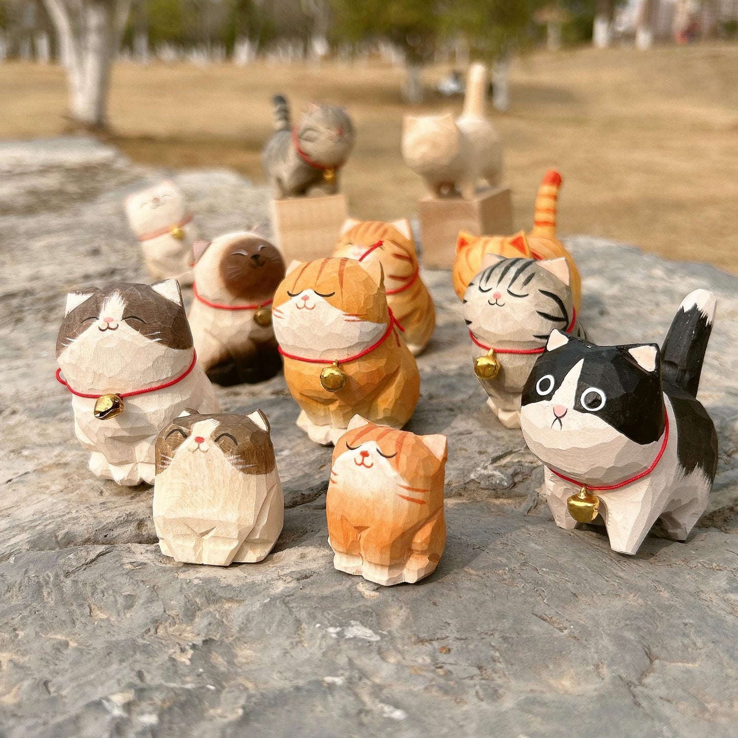 Wooden Cat FigurineâCat statue with pet name engraved,Birthdays and HolidaysâUnique Home Decor for Cat Lovers