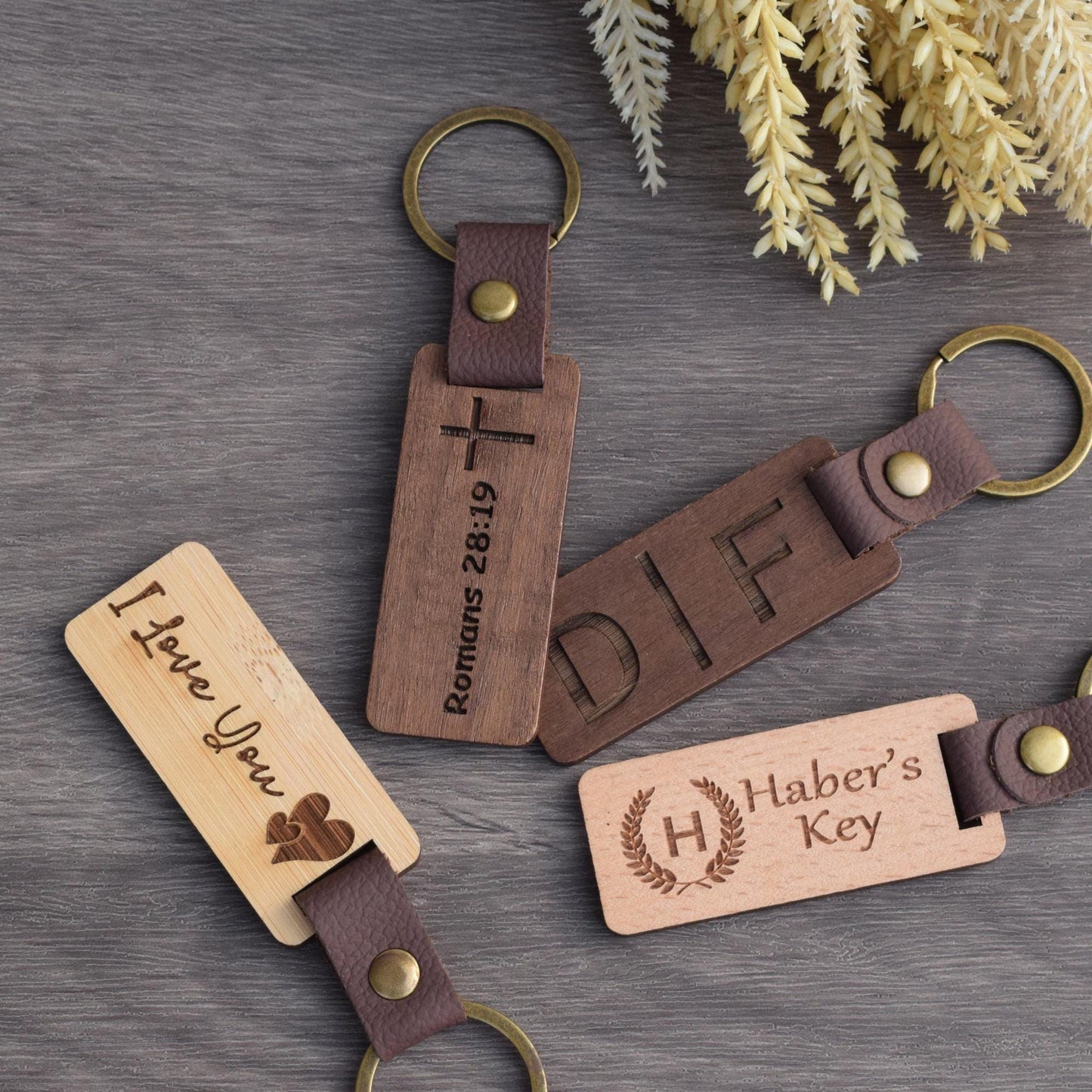 Engraved Wood Key Chain,Engraved Wood Key Chain,Custom name,Birthday or Anniversary Gift for Her or Him, Gift for Mom Dad